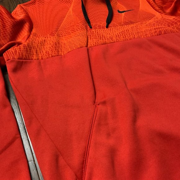 Nike Therma Hoodie Red Block (L) - Picture 2 of 9